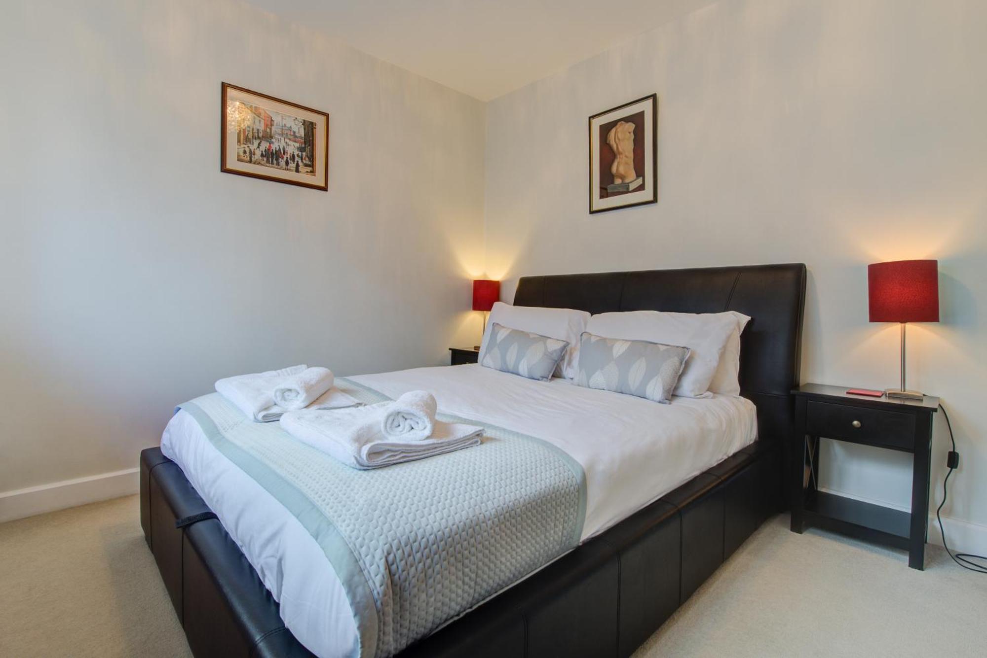 Stylish Townhouse, Work Desk, Fast Wi-Fi, Sleeps 6 Stamford Buitenkant foto