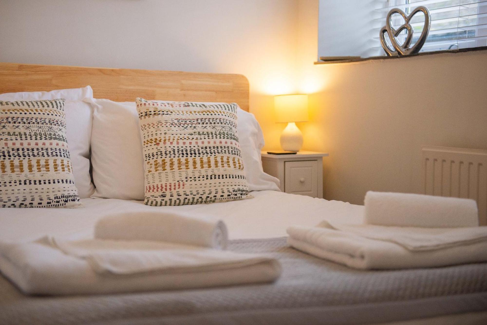 Stylish Townhouse, Work Desk, Fast Wi-Fi, Sleeps 6 Stamford Buitenkant foto